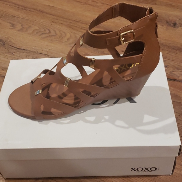 XOXO Sarabeth Ankle Strap Sandals Size 9.5 - Picture 1 of 4